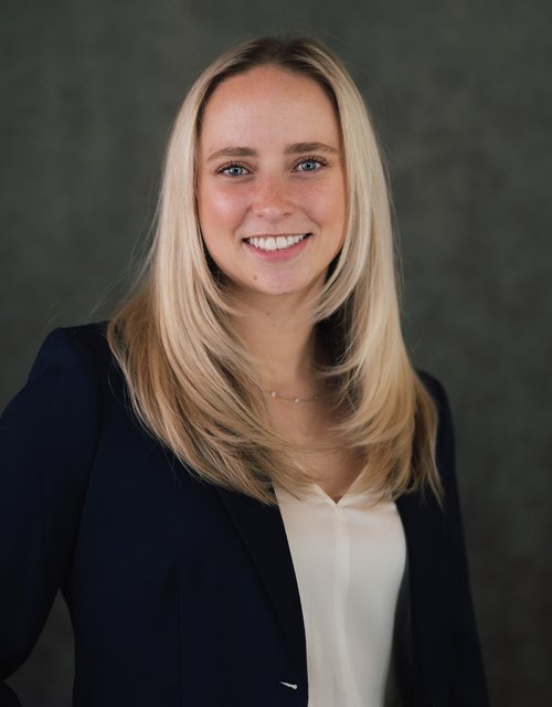 Lauren Chamberlain, Associate
